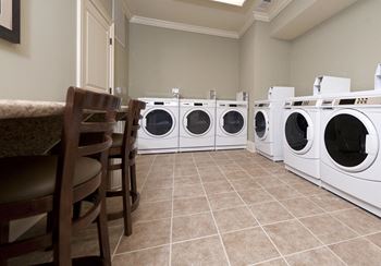 Laundry center